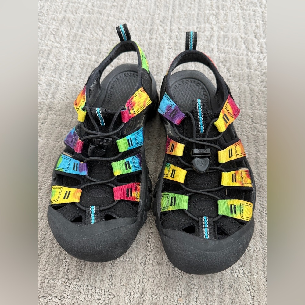 Keen Women's Sandals with Vibrant Multicolor Straps